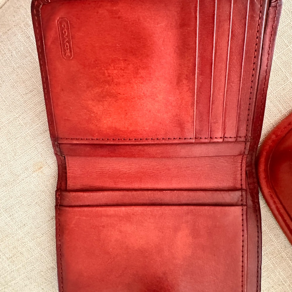 -SOLD- Coach vintage convertible Red Leather Crossbody Bag and Wallet Set - Picture 8 of 16